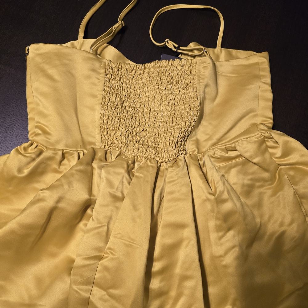 Elegant Yellow Midi Dress - Picture 3 of 7